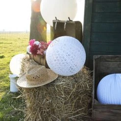 Promo ✔️ SKYLANTERN Boule Papier 35cm Ajourée Blanc - Blanc ❤️ 8 Promo ✔️ SKYLANTERN Boule Papier 35cm Ajourée Blanc - Blanc ❤️ -Suspension Soldes 10361729 4