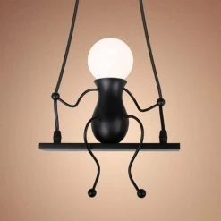 Acheter 🌟 STOEX Moderne Suspension Créatif Poupée Fer Gens Balançoire Enfants Lampe Suspendue Salon Chambre Créative Lumière (Noir) 💯 -Suspension Soldes 24019550 4