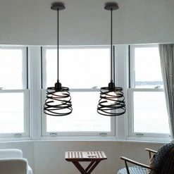 Promo 👏 STOEX Lot De 2 Lustre Suspension Industrielle Cage Fer Forme Ressort Ø20cm Luminaire E27 Pour Décor Restaurant Salle Chambre, Noir 💯